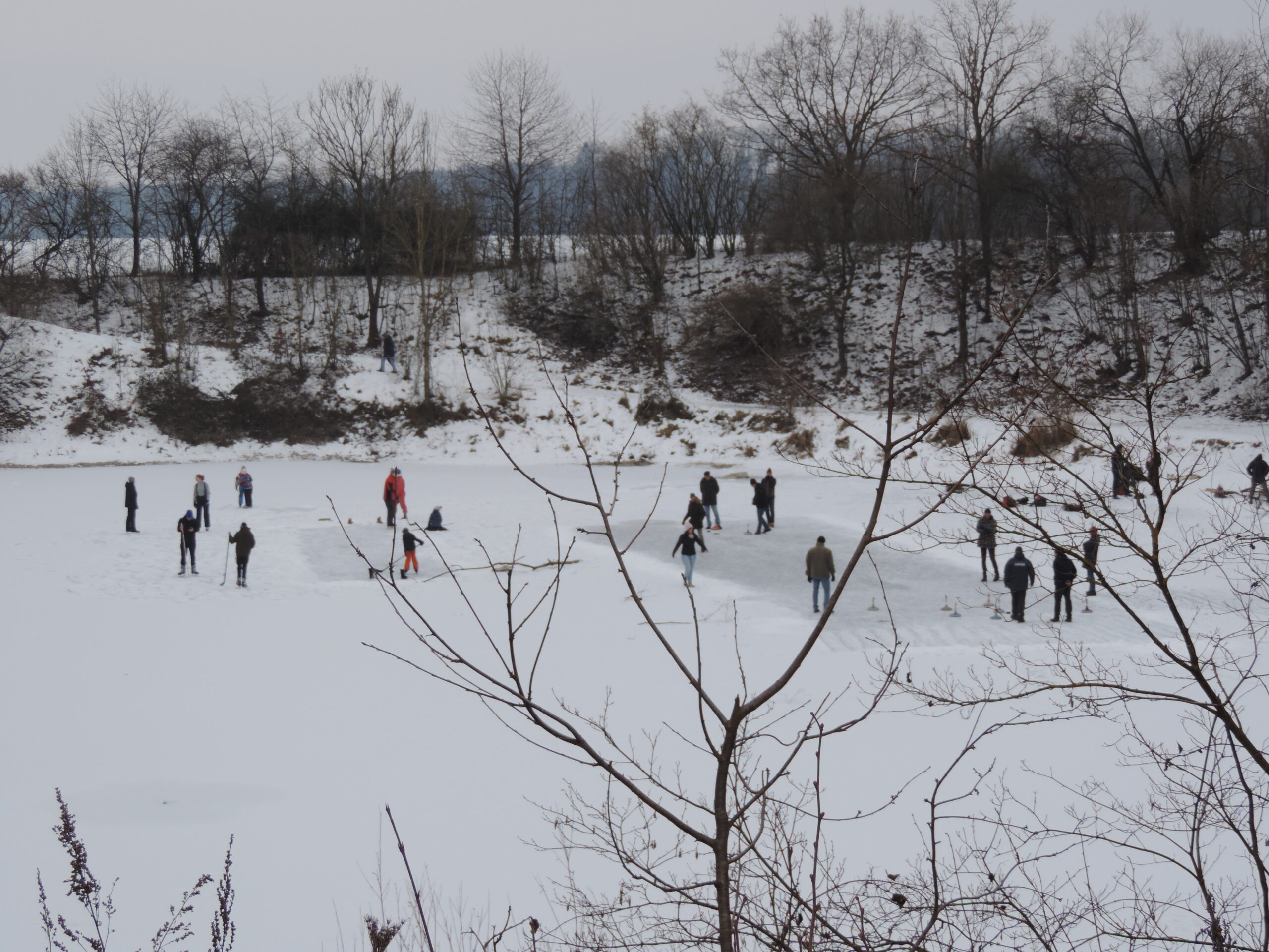 Stockschießen auf dem Badeweiher
Heuer Jan.2021 gings wieder einmal, aber durch die Corona Schutzbestimmungen nicht erlaub!